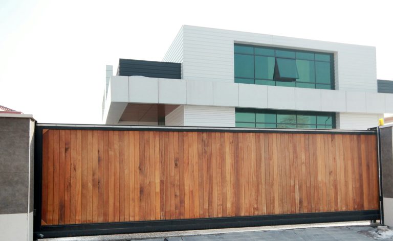 driveway wooden gate